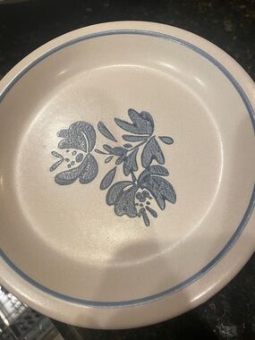 Yorktowne collection 4 salad sized plates with 3 replacements Pfaltzgraff